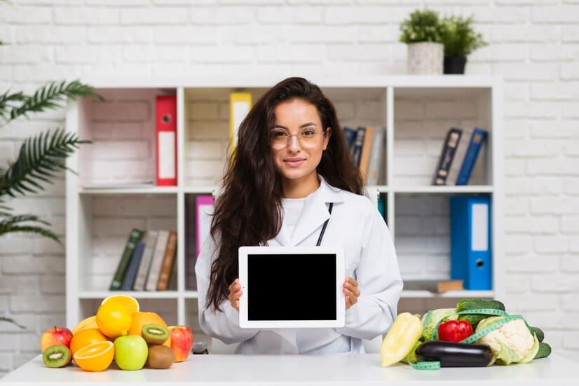 Is a Nutritionist a Doctor? Unveiling the Distinction